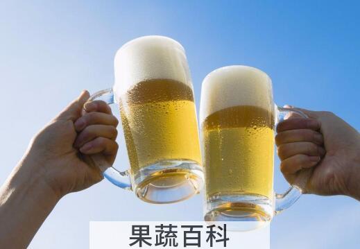 喝啤酒的好处和坏处 喝啤酒会发胖吗