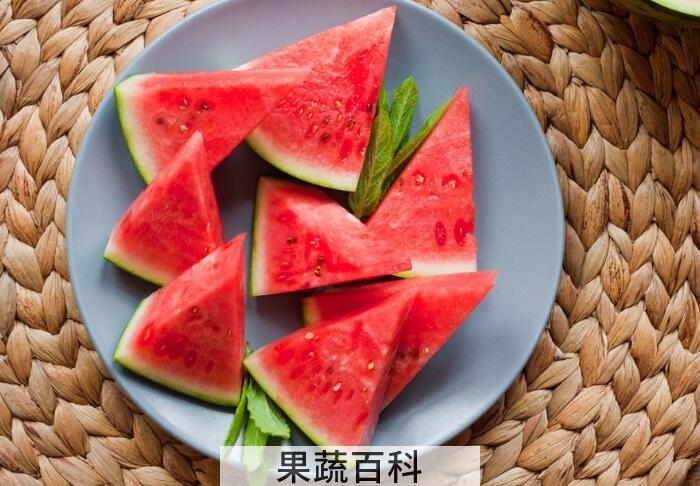 夏天和西瓜更配哟，西瓜的功效与作用有哪些？