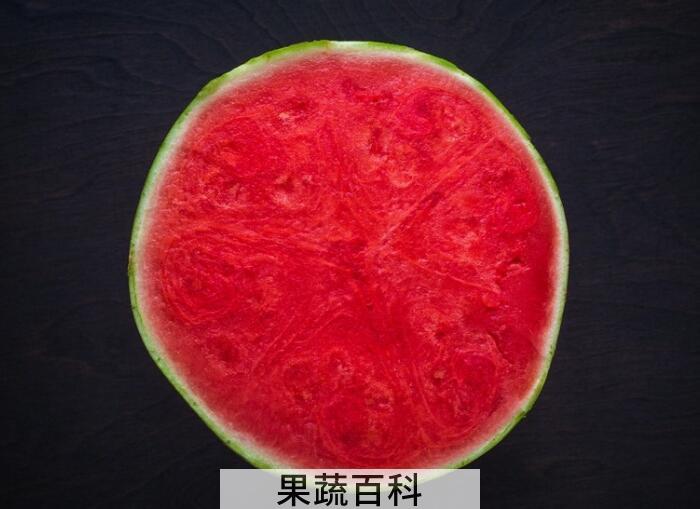 夏天和西瓜更配哟，西瓜的功效与作用有哪些？