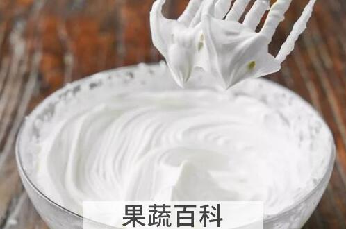 纯牛奶打发奶油的方法