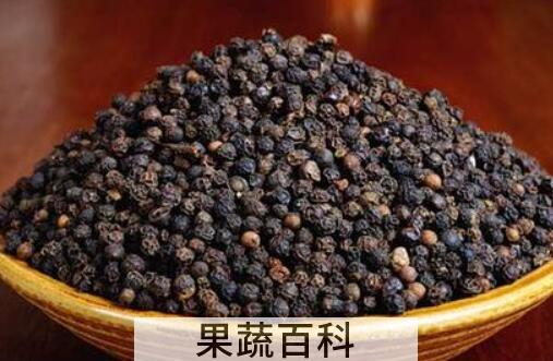 白胡椒和黑胡椒有什么区别 白胡椒和黑胡椒哪个好