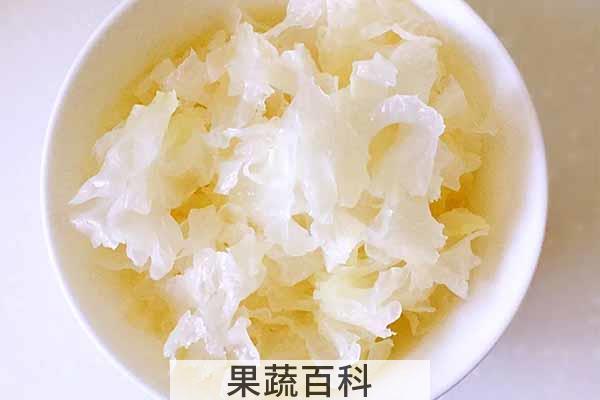冰糖银耳汤煮多久合适