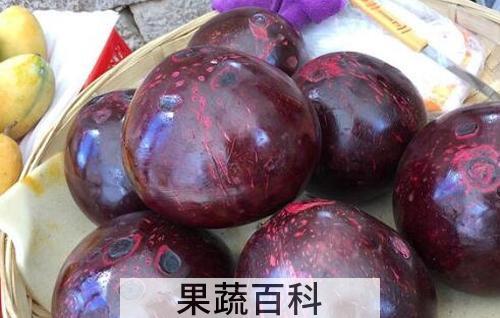 红椰子的功效与作用 吃红椰子的好处有哪些