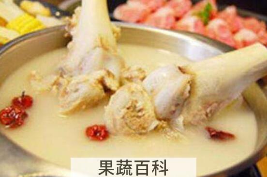 大骨头汤怎么煮 喝大骨头汤的好处与功效