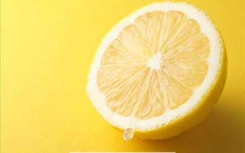 柠檬酸和维生素C谁高 青柠檬和黄柠檬的区别