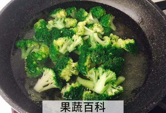 水煮西兰花怎么做 吃水煮西兰花的功效与好处