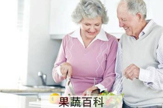 给老年人买什么吃的好 给老人买什么水果吃比较好