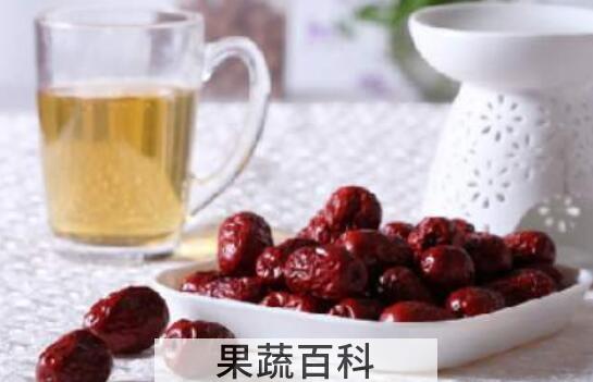 焦红枣泡水的好处