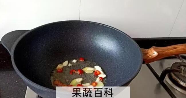 炒菜用什么锅好