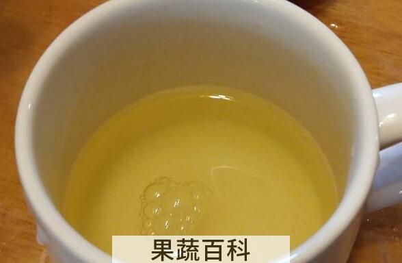 蜂蜜水什么时候喝治疗便秘 喝蜂蜜水的好处与功效