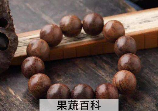 女性戴沉香手链的好处