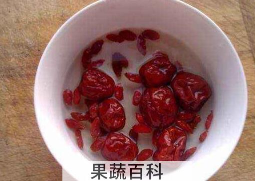 枣泡水喝的功效与作用