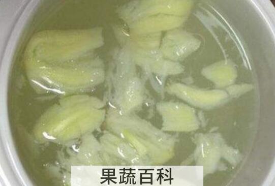 大蒜泡水喝的正确方法 大蒜泡水喝的好处