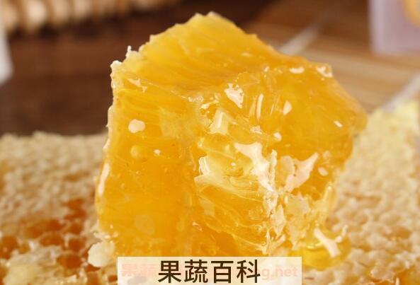 蜂巢怎么吃 蜂巢蜜的正确吃法及最佳时间