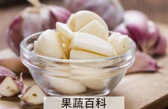 男人为何不能生吃大蒜 一个长期吃大蒜的男人会怎么样