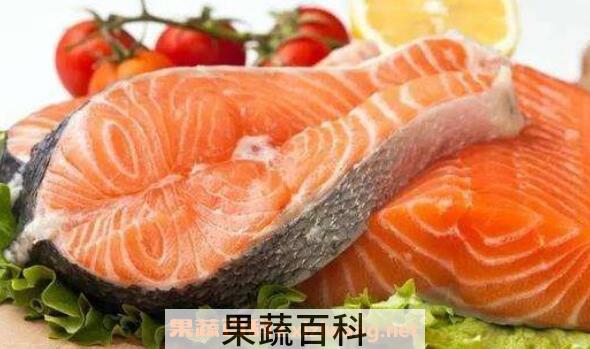 如何挑选三文鱼 选购三文鱼的方法技巧