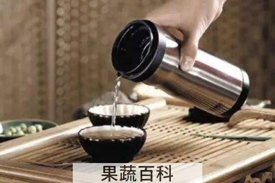 热水壶去除茶垢最快的方法