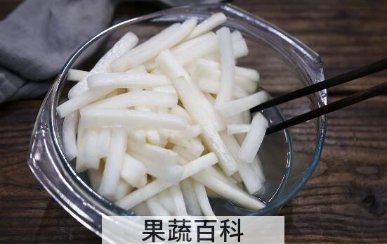 白萝卜泡脚的作用及禁忌 白萝卜的功效