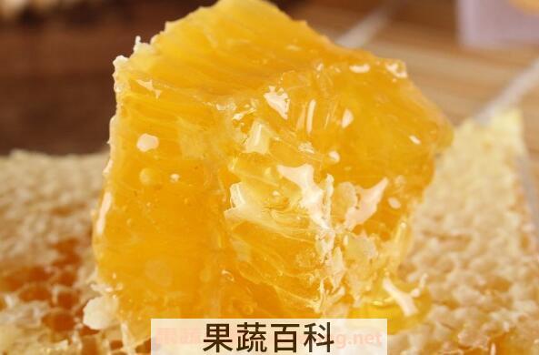 蜂巢蜜的作用与功效 蜂巢蜜的食用方法