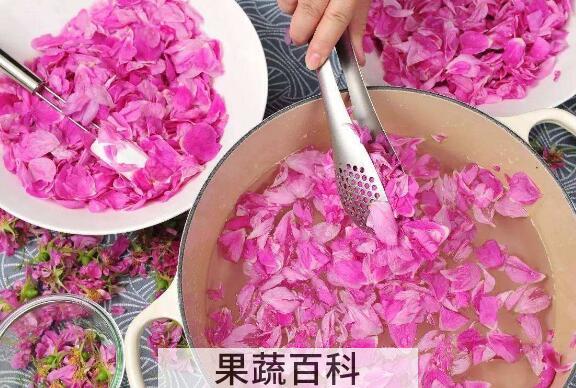 怎样自制新鲜玫瑰花水 玫瑰水的用法