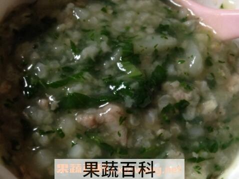 宝宝菠菜鸡肉粥的做法