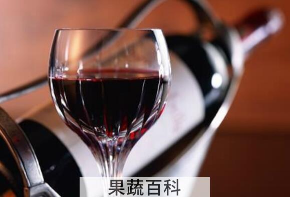 长期睡前喝红酒的好处与坏处