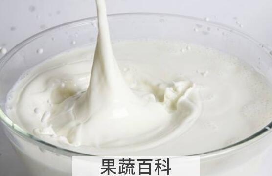 纯牛奶敷脸的功效与作用 牛奶敷脸起什么作用