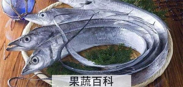 鱼身上的银白色的东西用刮掉吗