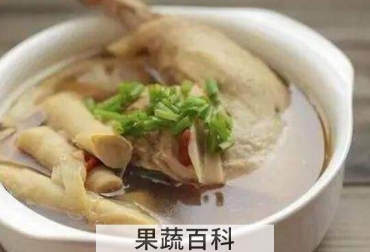 鸭子汤的功效与作用 鸭子汤里炖什么好吃