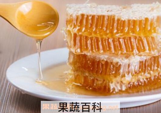 蜂巢蜜的作用与功效 蜂巢蜜能治鼻炎吗
