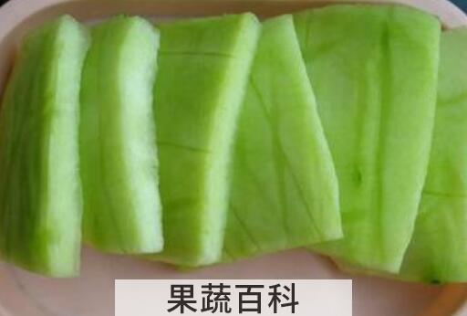 西瓜皮擦脸的正确方法