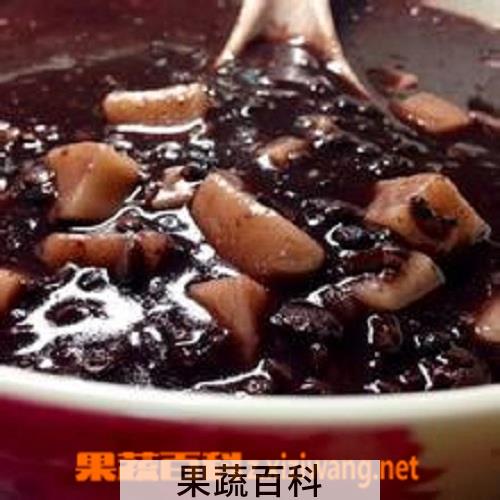 果蔬百科年糕黑米汤的做法