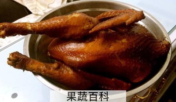 整只鸡卤多长时间