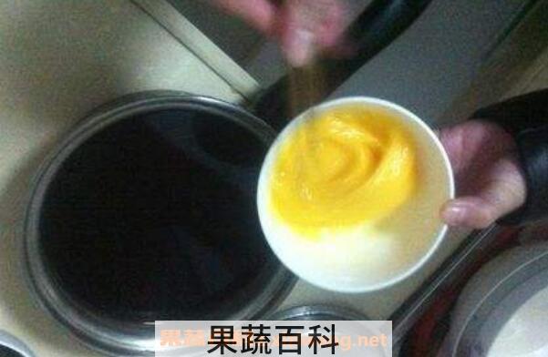 蛋黄酒怎么喝 蛋黄酒的食用方法