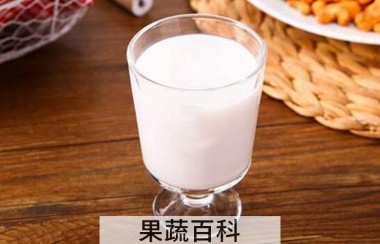 椰子汁是凉性还是热性 纯椰子汁兑什么好喝