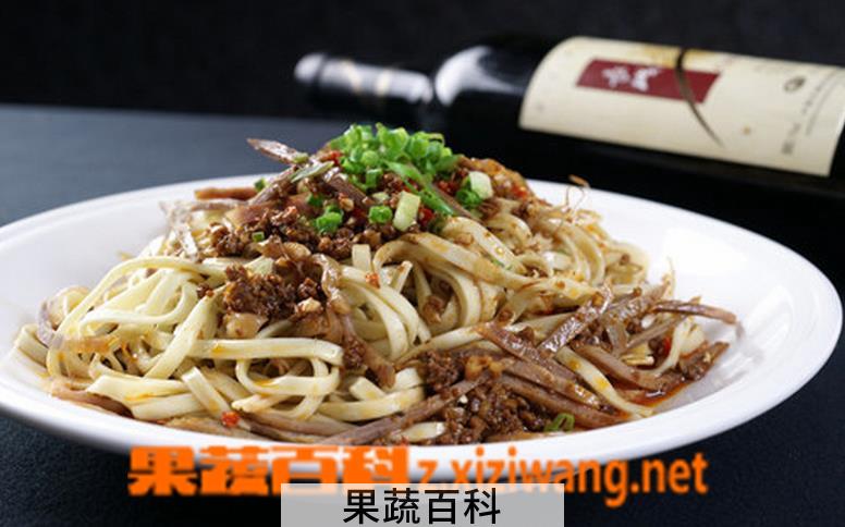 果蔬百科口水鸡丝面的做法