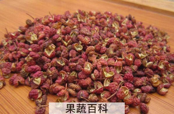 黑胡椒和花椒有什么区别 黑胡椒的功效与作用
