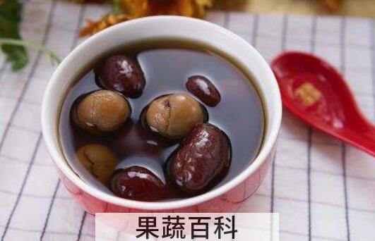 红枣花生泡水喝的功效