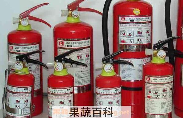 干粉灭火器如何用 干粉灭火器的正确使用方法