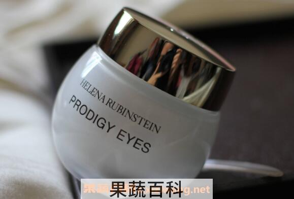 眼霜的正确使用方法 涂眼霜的正确方法图