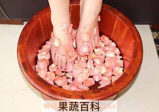 泡脚有什么好处 泡脚的好处与坏处