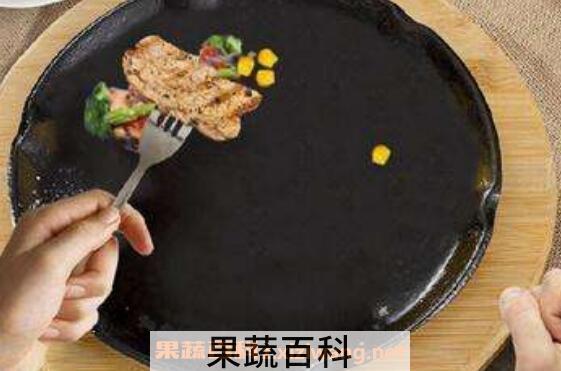 吃西餐刀叉怎么拿 吃西餐的礼仪