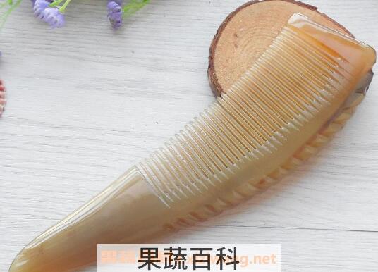 怎么辨别牛角梳真假 牛角梳真假如何辨认
