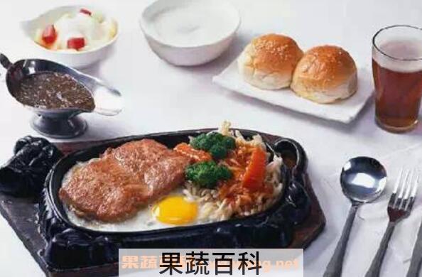 吃西餐刀叉怎么拿 正规西餐刀叉拿法