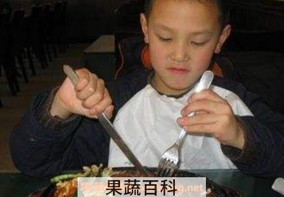 吃西餐刀叉怎么拿 正规西餐刀叉拿法