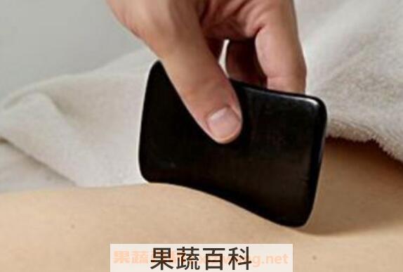 刮痧的好处和坏处 刮痧的注意事项