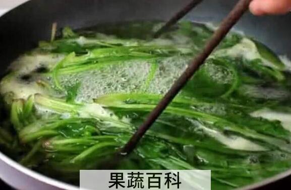 菠菜水洗脚有什么好处 菠菜水的功效与作用