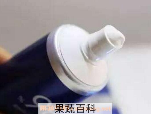牙膏怎么去黑头 用牙膏去黑头的方法技巧