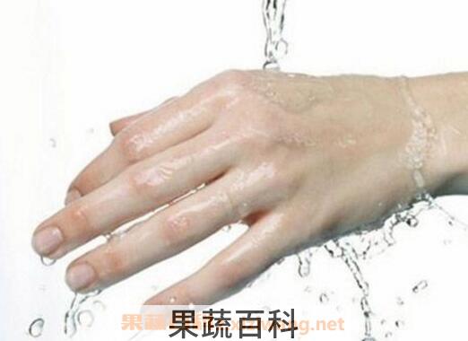 被油烫伤怎么办 被油溅到了皮肤小妙招