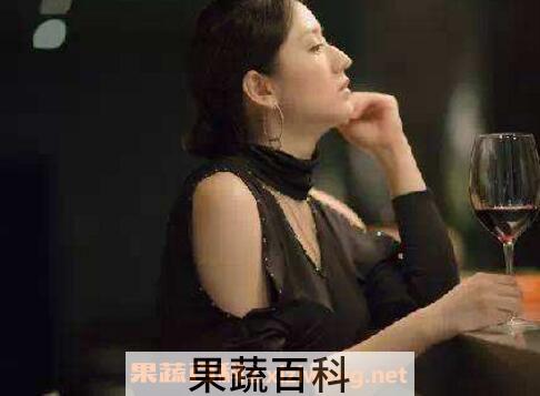 女人经常喝酒的危害 女人喝酒的好处和坏处